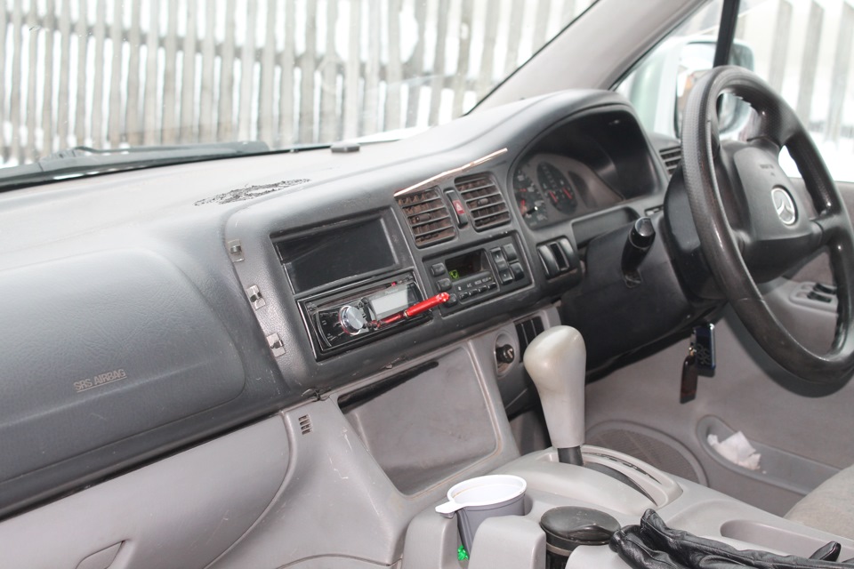 Салон френди. Mazda Bongo 2din. Mazda Bongo панель 2din. Mazda Bongo 2008. Mazda Bongo 2005 магнитола.