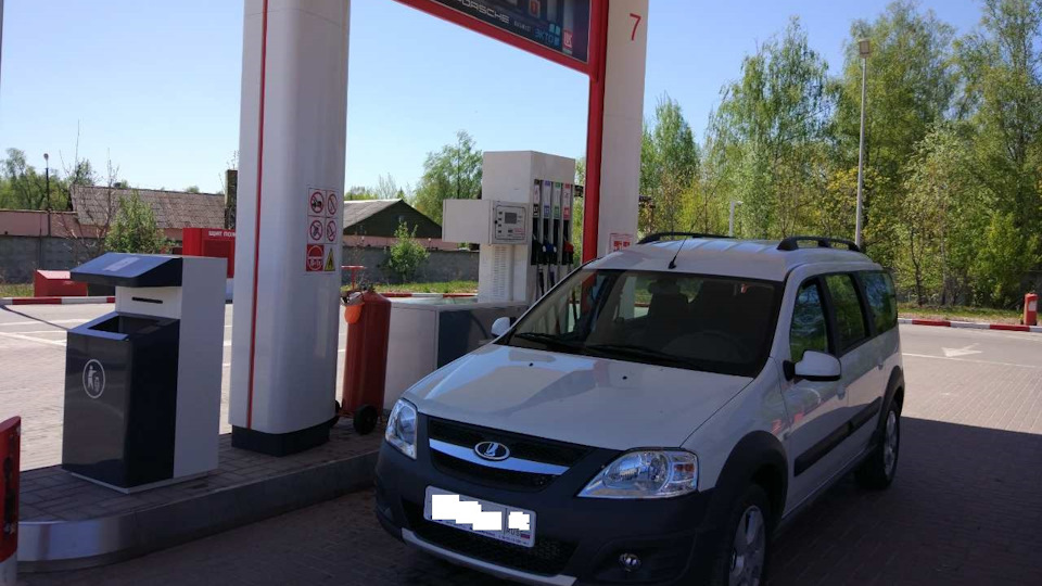 Lada Largus Cross Белий ЛарриГусьКросс