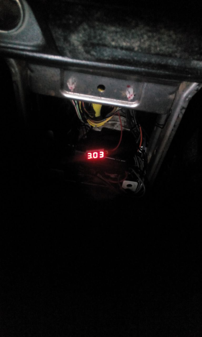 Подключение вольтметра в салоне для мониторинга давления ТНВД ...