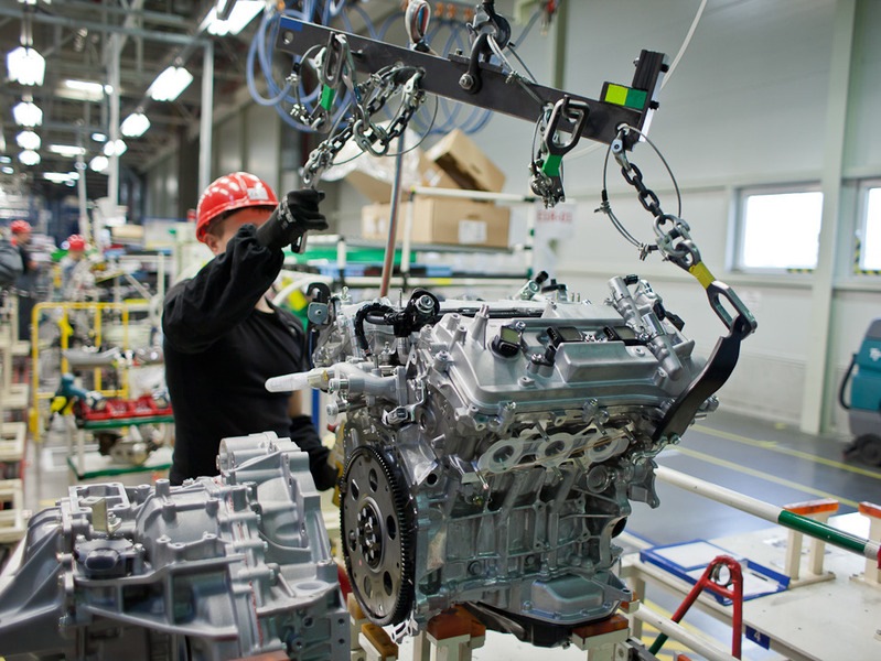 Где собирают двигатели. Toyota Motor Manufacturing. Toyota Motor Manufacturing Russia. Автомобильный завод. Сборка двигателя на заводе.