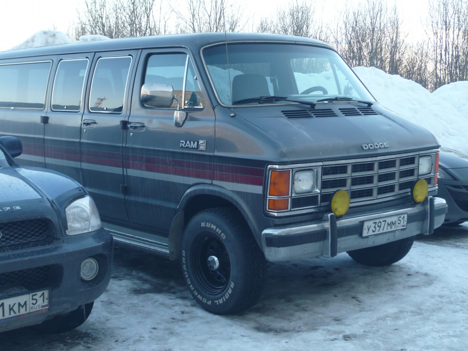 Chevrolet van dodge Ram van