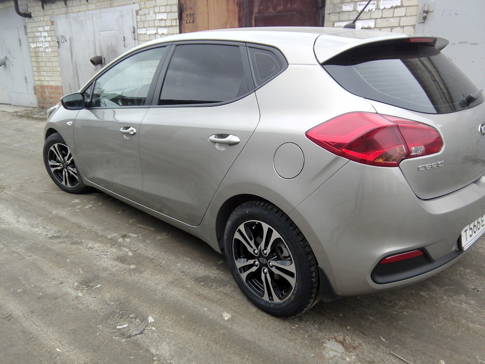 Kia Ceed JD 2013 Sirius Silver