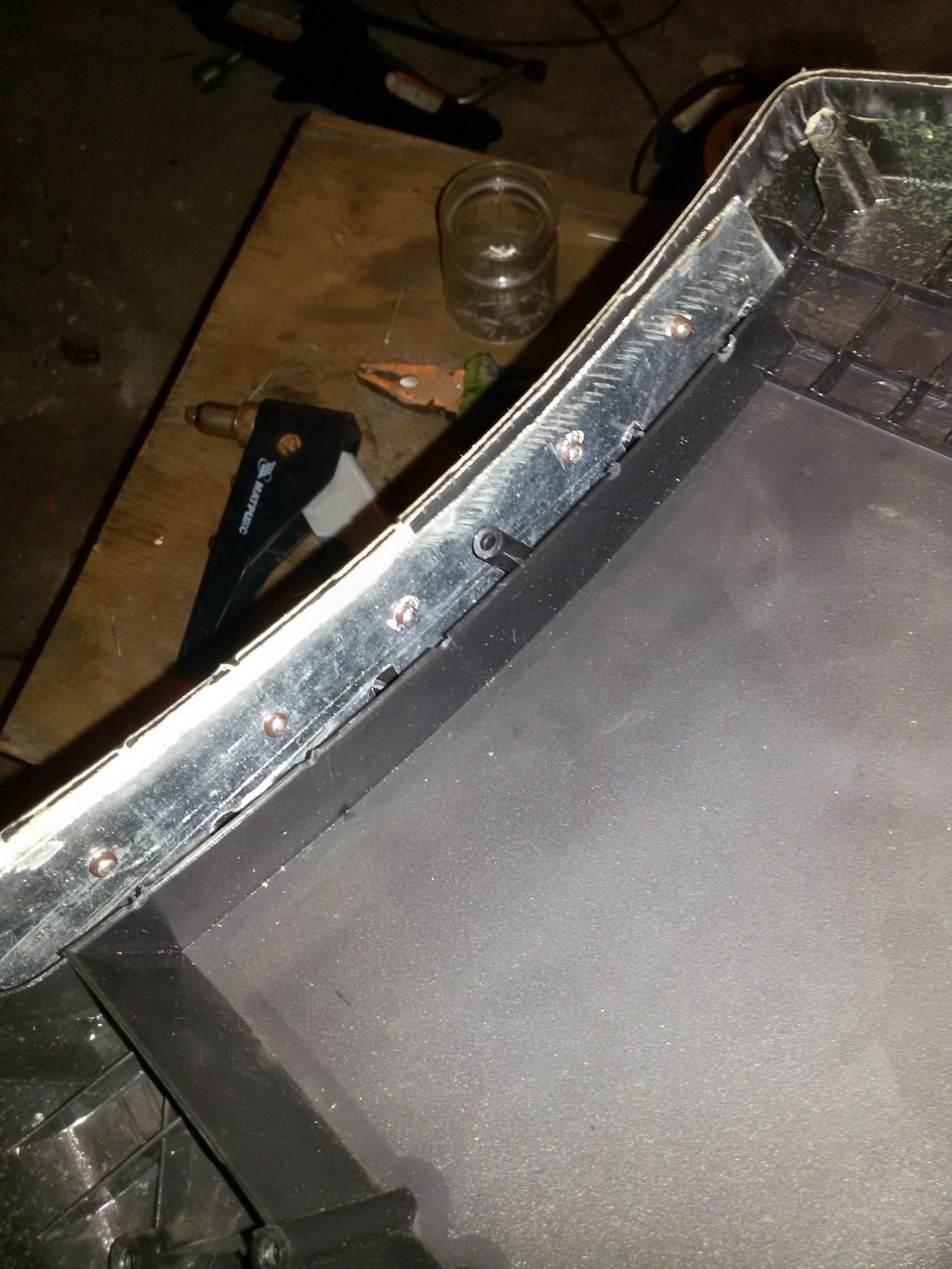 Ремонт подлокотника и перетяжка его кожей — ТагАЗ Tager 3D, 2,3 л, 2008 ...