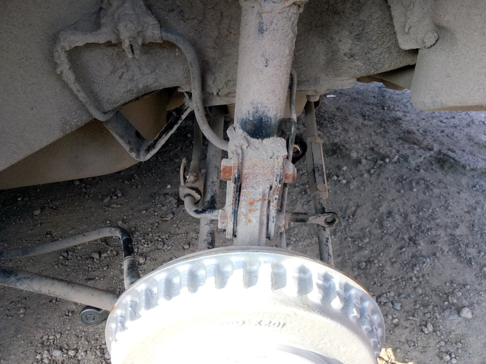 Замена задних стоек стабилизаторов и втулок штанги стабилизатора ...