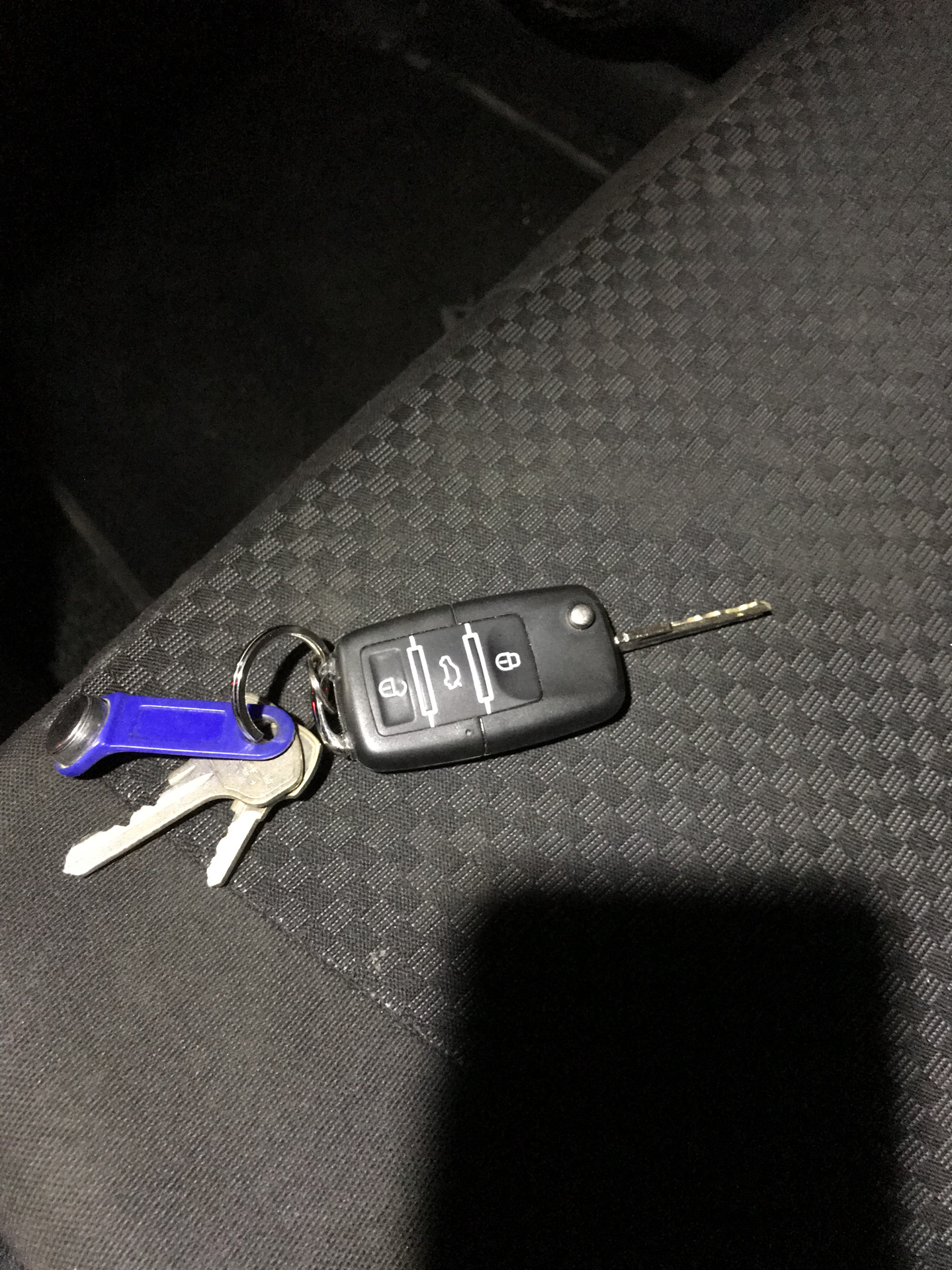 Центральный замок с выкидным ключом — Lada 21104, 1,5 л, 2005 года ...