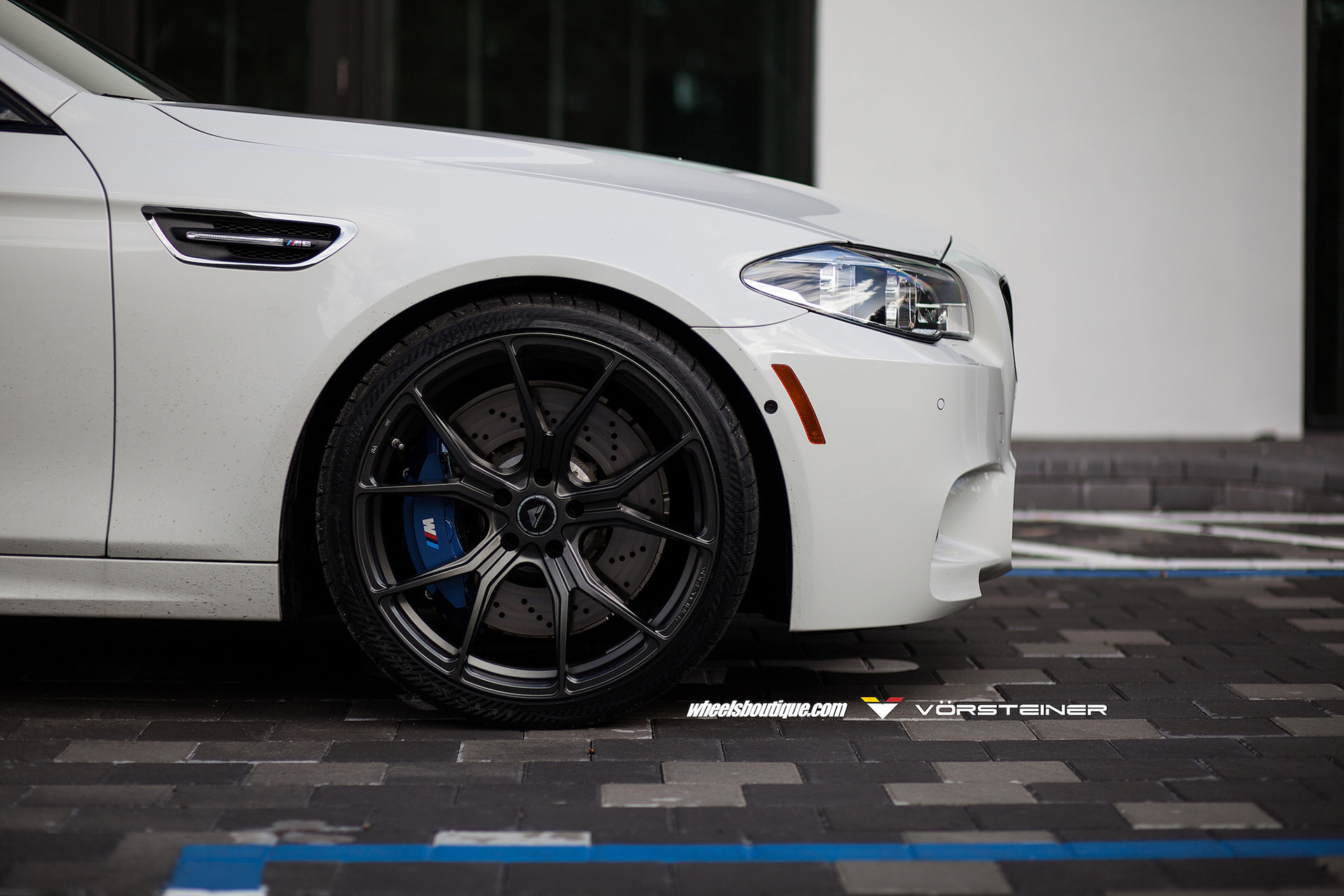 Диски bmw m5. BMW f10 m5 r19. White BMW m5 f10 Wheel. Диски БМВ m5 f10. Диски BMW m5 f10 hre.