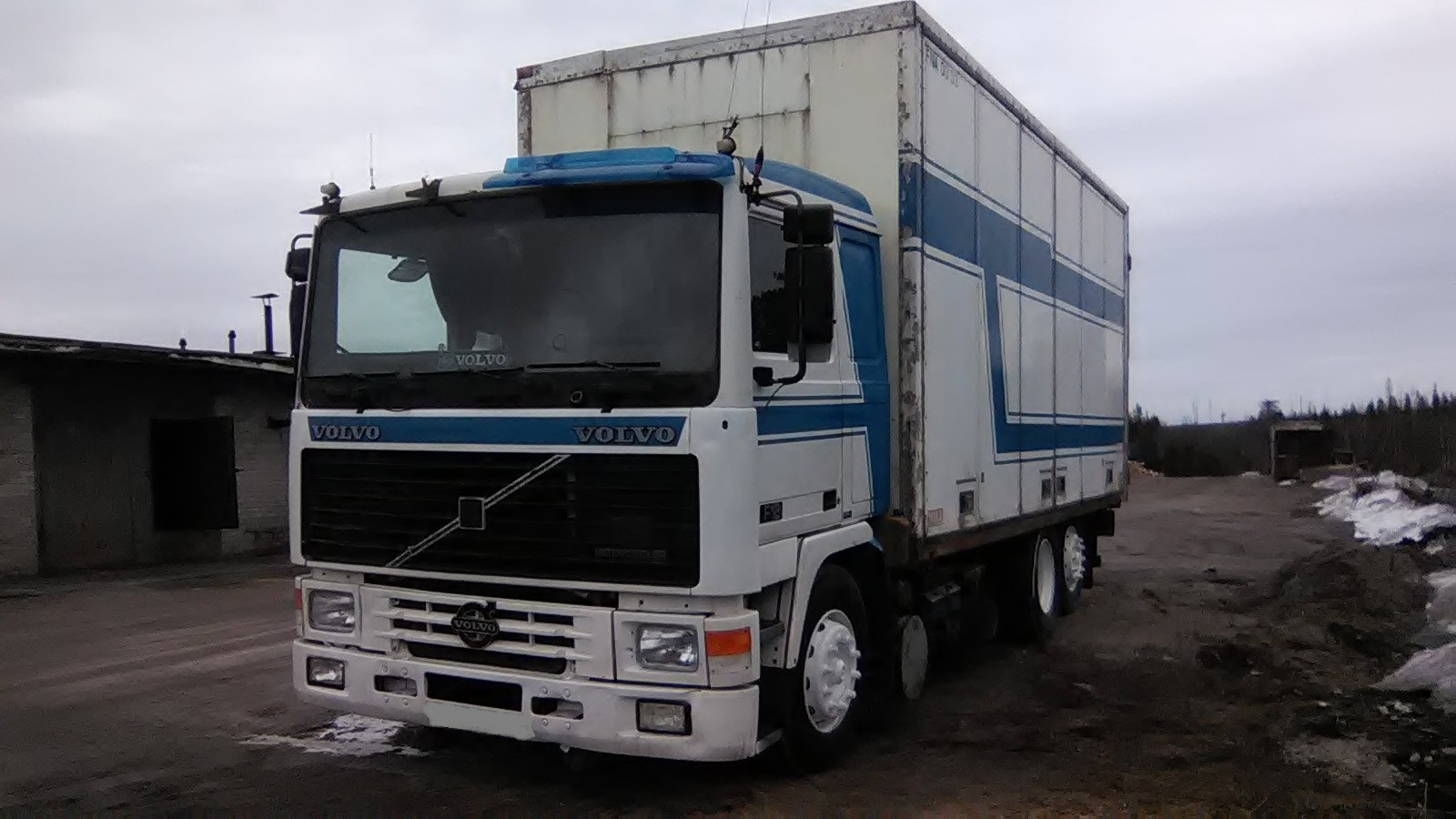 Купить вольво ф12. Volvo f12 1990. Volvo f12. Вольво ф12 Дальнобой. Вольво ф12 10 тонн.