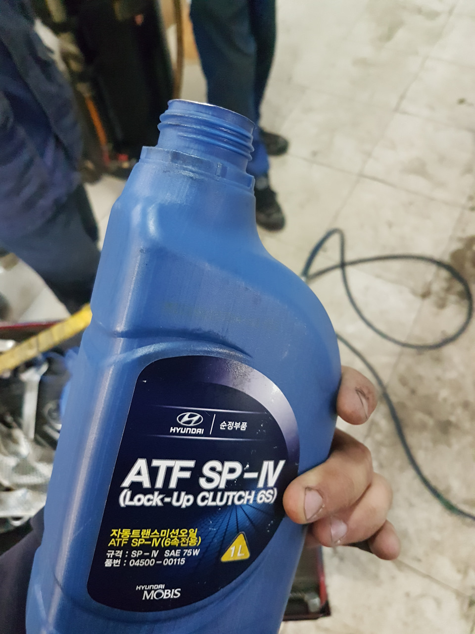 Масло в акпп i30. Hyundai i40 замена масла в акпп. Масло в акпп i30. Какое масло в акпп хендай ай 30 2014. Масло для акпп hyundai i30.