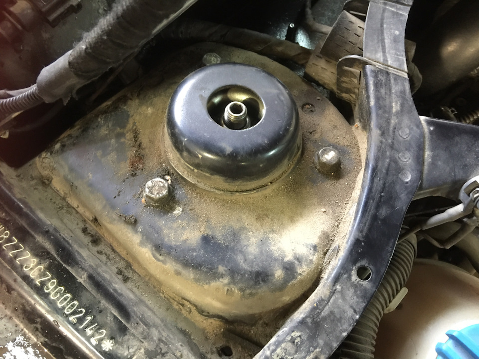 Было — Volkswagen Passat B6. Запчасти на фото: A5002