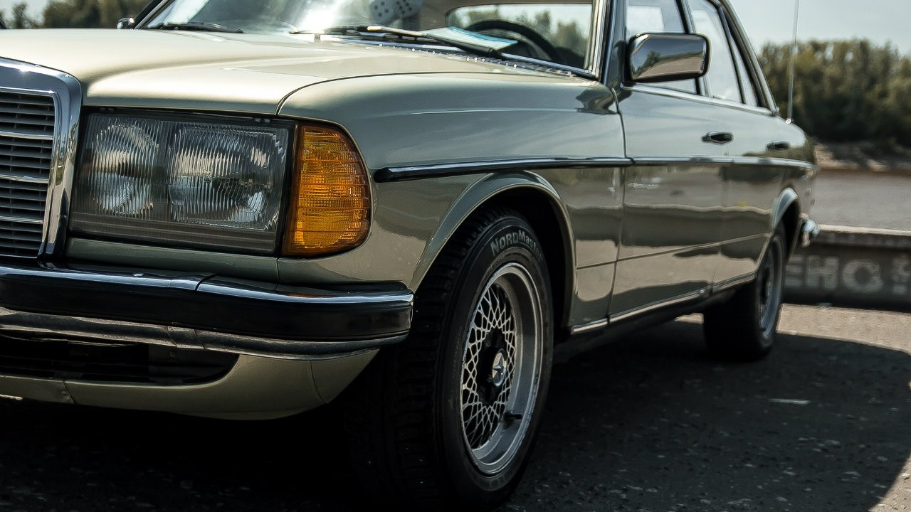 Mercedes-Benz W123 2.5 бензиновый 1979 | 