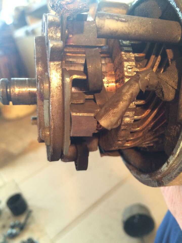 Стартер сломался, друг посмотрел. — DRIVE2