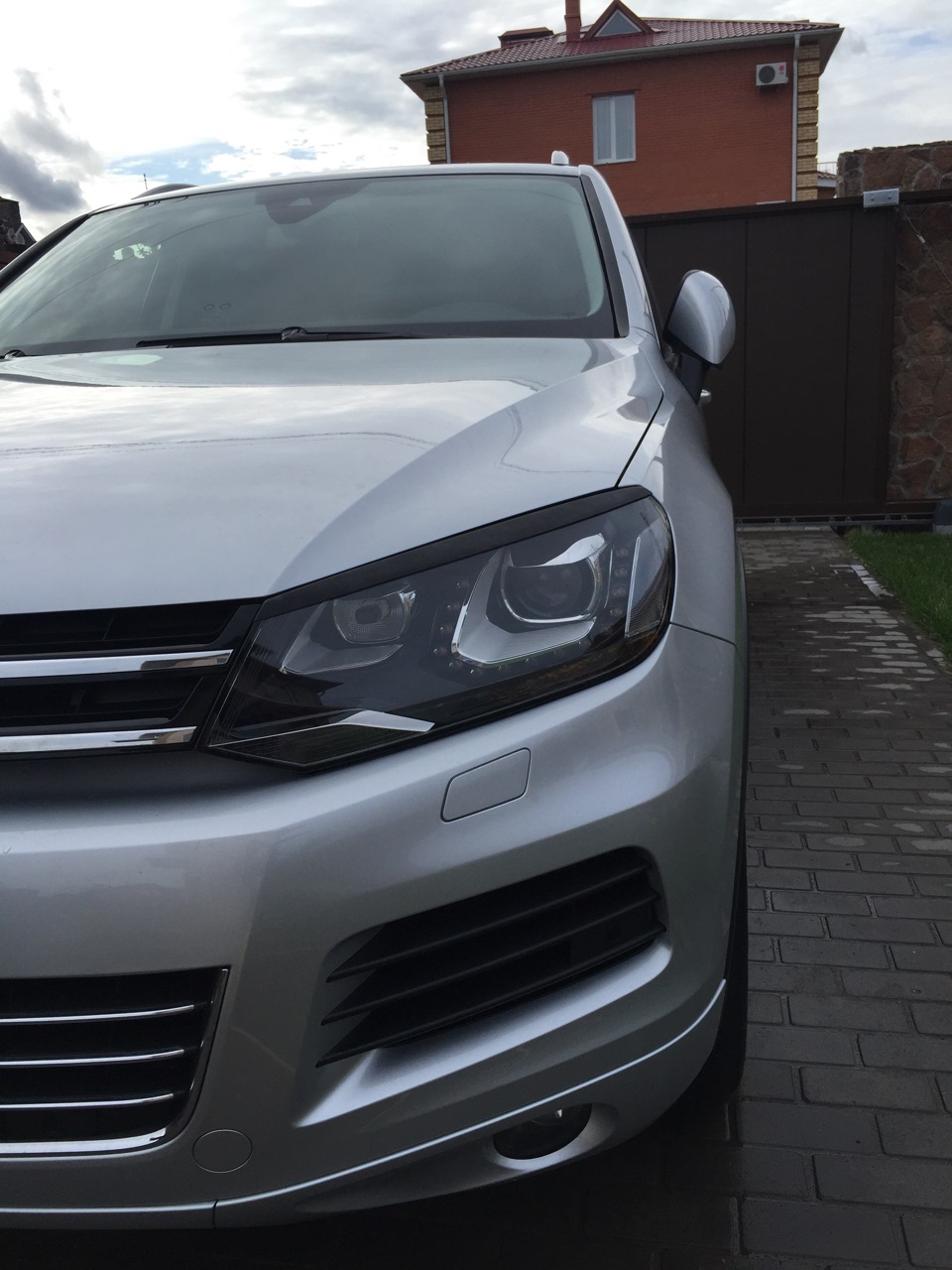 Фары touareg nf. Реснички touareg nf. реснички на vw touareg nf. реснички на туарег 2008. реснички туарег нф.