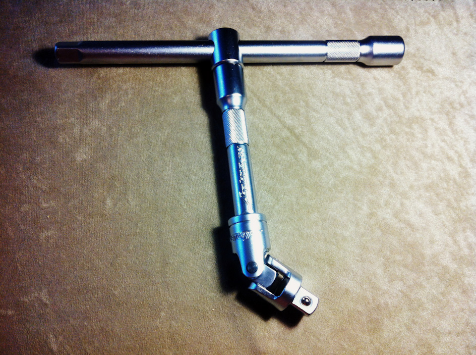 Он же, с карданным шарниром . — Lada 21124