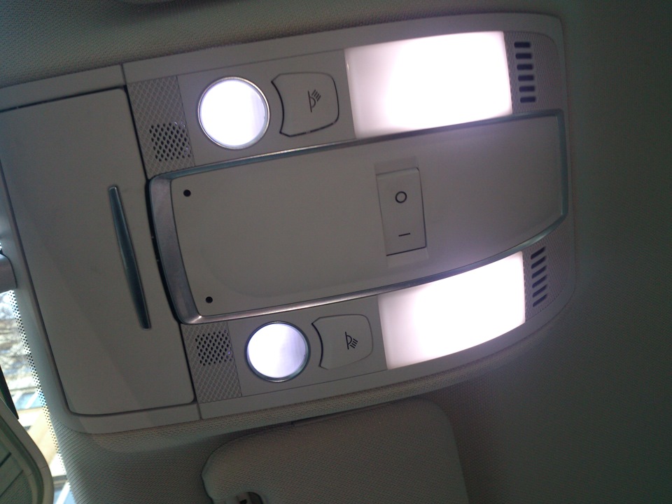 Стало — центральный плафон — Audi A6 (C6)