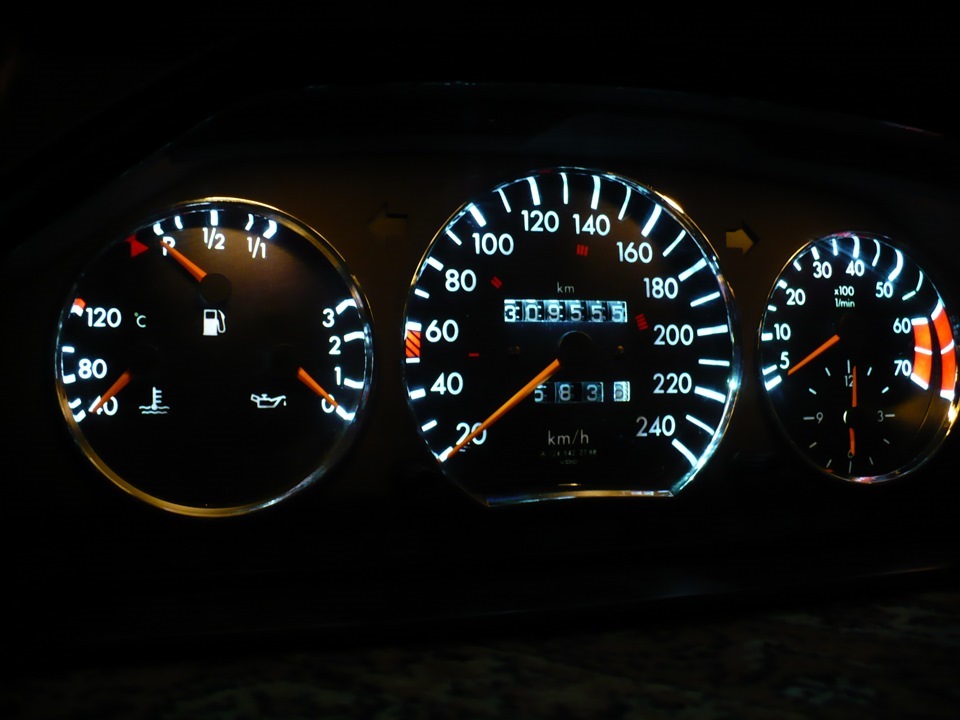 Подсветка приборной панели мерседес. Подсветка приборной панели мерседес 190. Щиток приборов мерседес 220. Подсветка приборов мерседес 210. Подсветка приборной панели мерседес.