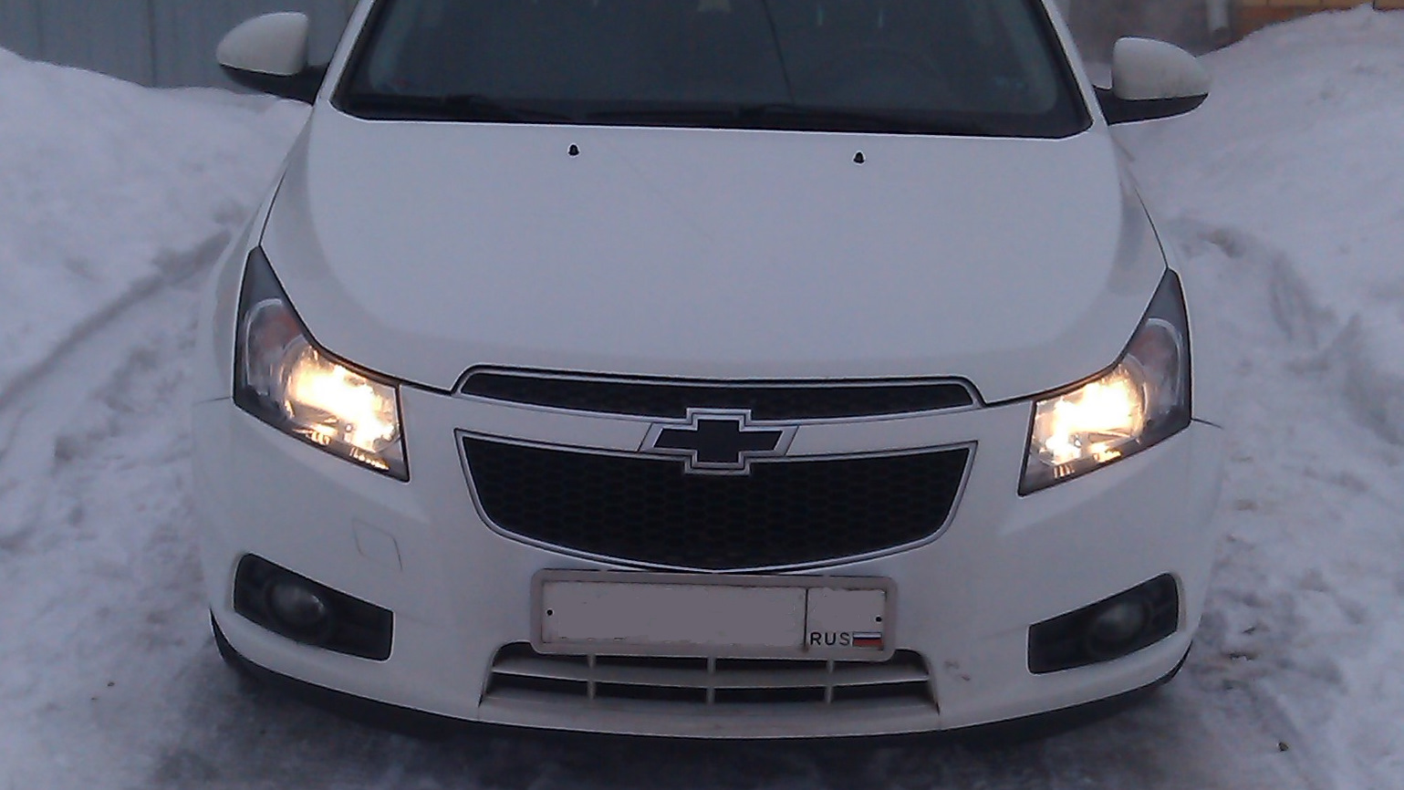 Chevrolet Cruze (1G) 1.8 бензиновый 2011 | это же C класс на DRIVE2