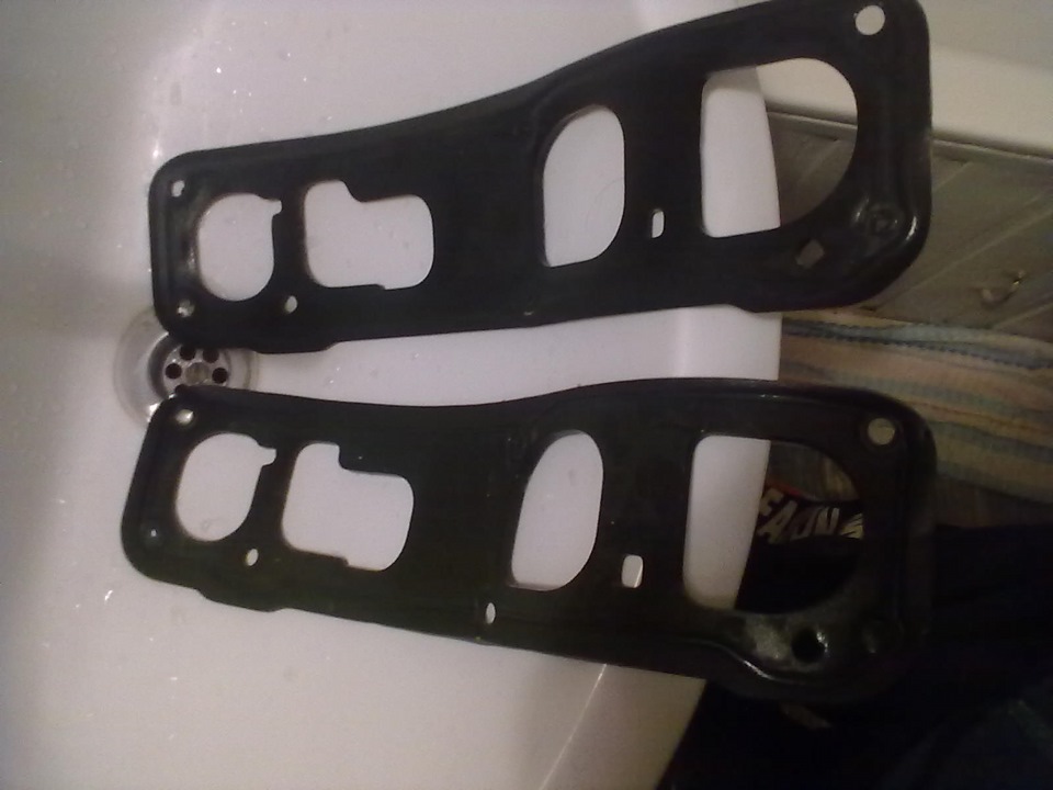 Задний значок мазды (хотя на бэтмена больше похоже))) — Mazda 323 IV, 1 ...