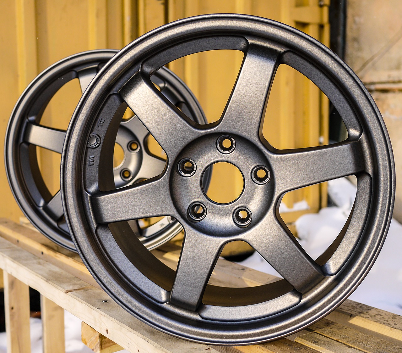 Фото литых. Kosei Sniper r17. Колесный диск Kosei Sniper 7.0x17/5x100 et35. Rays te37 цвет. Rays te37 JDM.