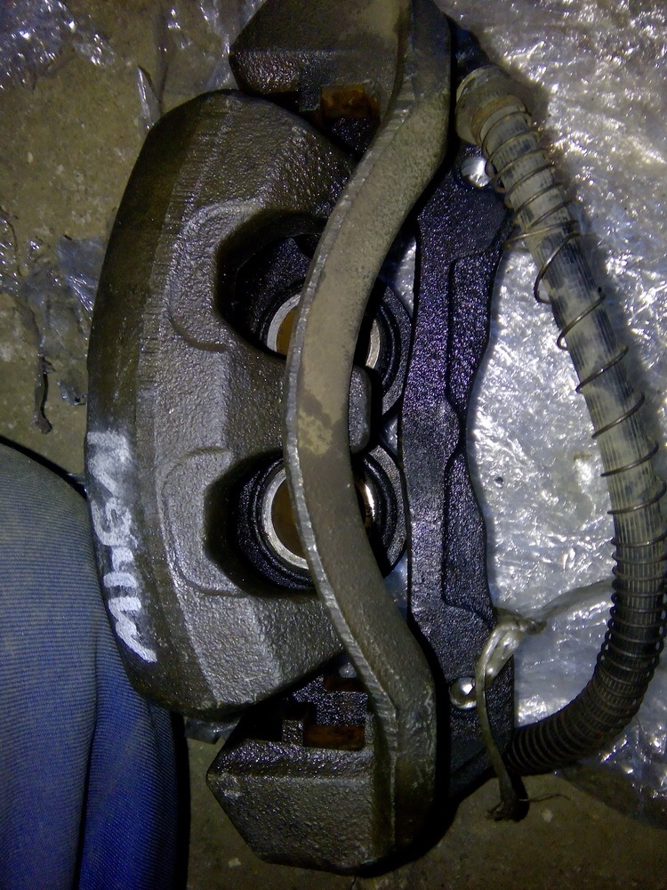 Суппорт тормозной передний N84 и N94. В чем разница? — Mitsubishi Space ...