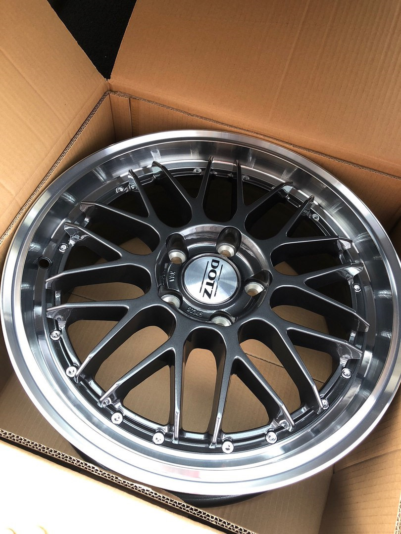 Диски r17 5x 114.3. Диски Dotz Revvo r19. Dotz Revvo Dark r20.