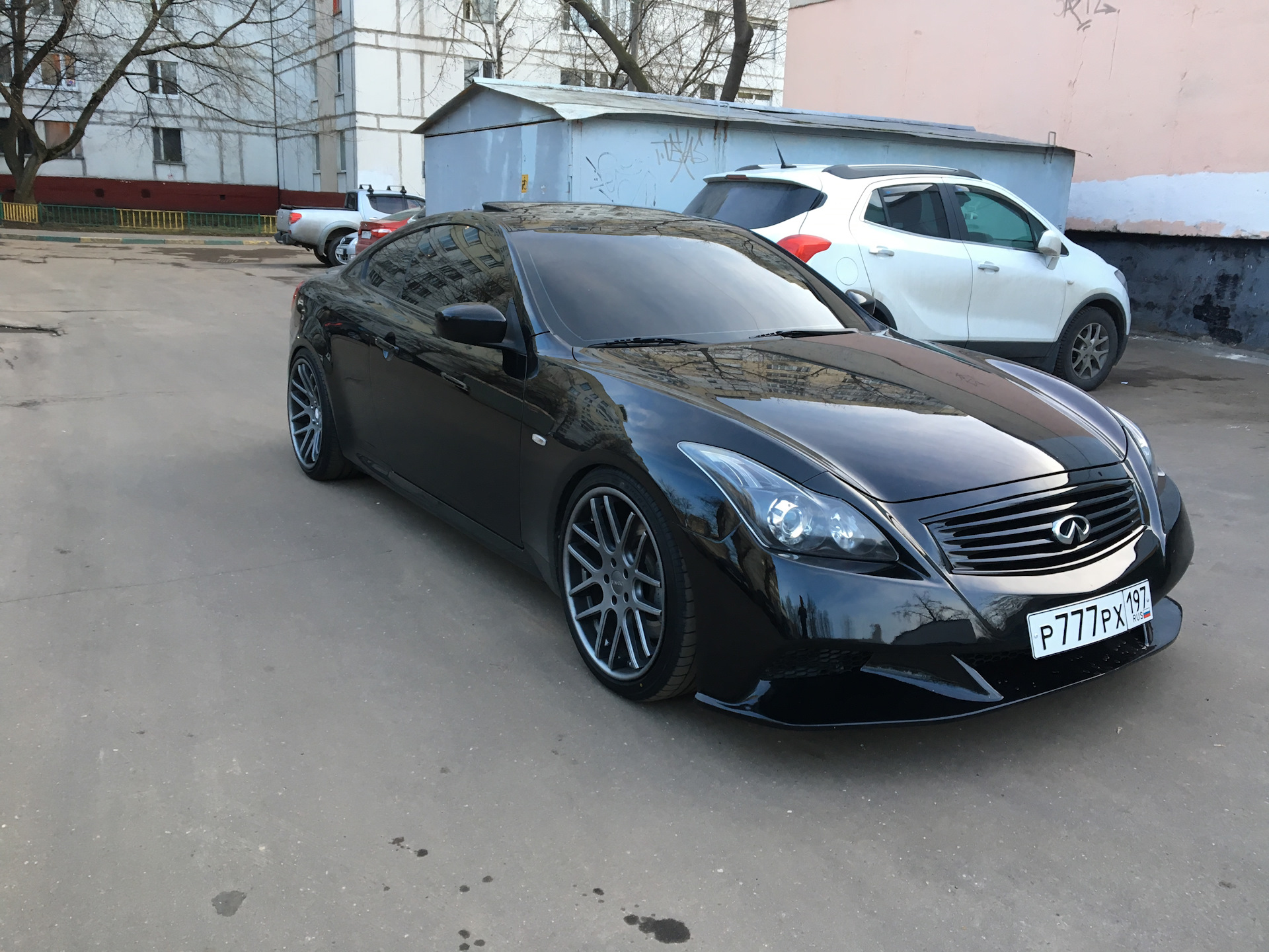 Инфинити 35 Купе Фото