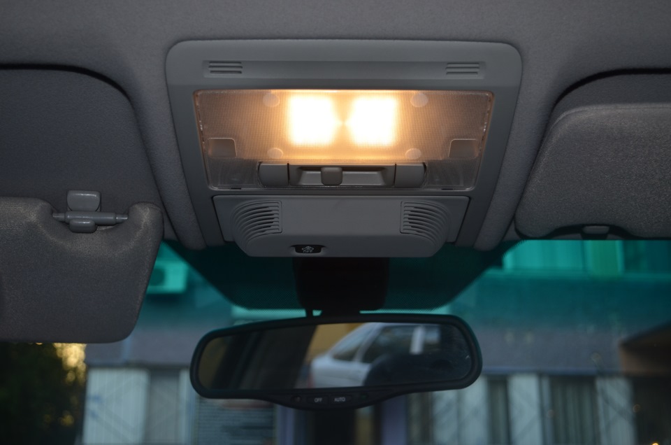 LEXUS RX450H LAMPKA PANEL PODSUFITKI - 7074893544 - oficjalne archiwum Allegro