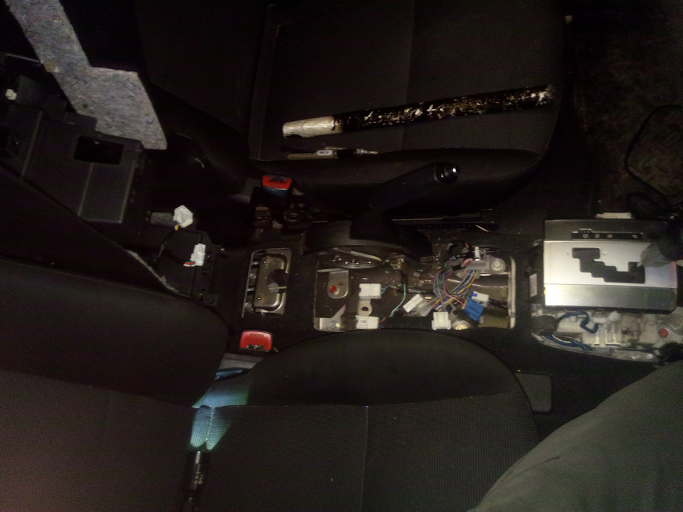 Не снимается с паркинга ручка селектора — Mitsubishi Lancer X, 2 л ...