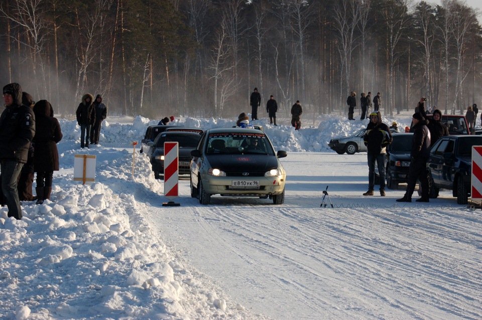 Ледовый автодром. Зимний автоспринт.