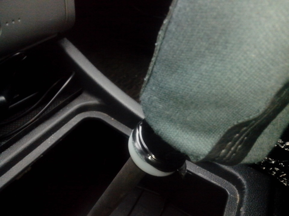 Кожух рычага КПП — Lada Приора седан, 1,6 л, 2013 года | другое | DRIVE2