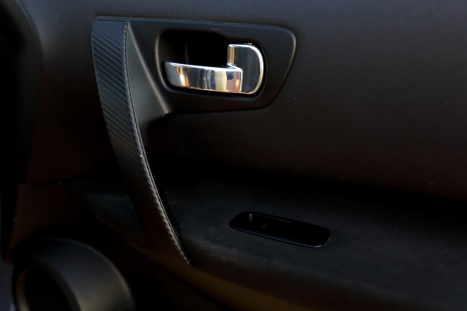 Оклейка пленкой под карбон ручек двери — Nissan Qashqai (1G), 1,6 л ...