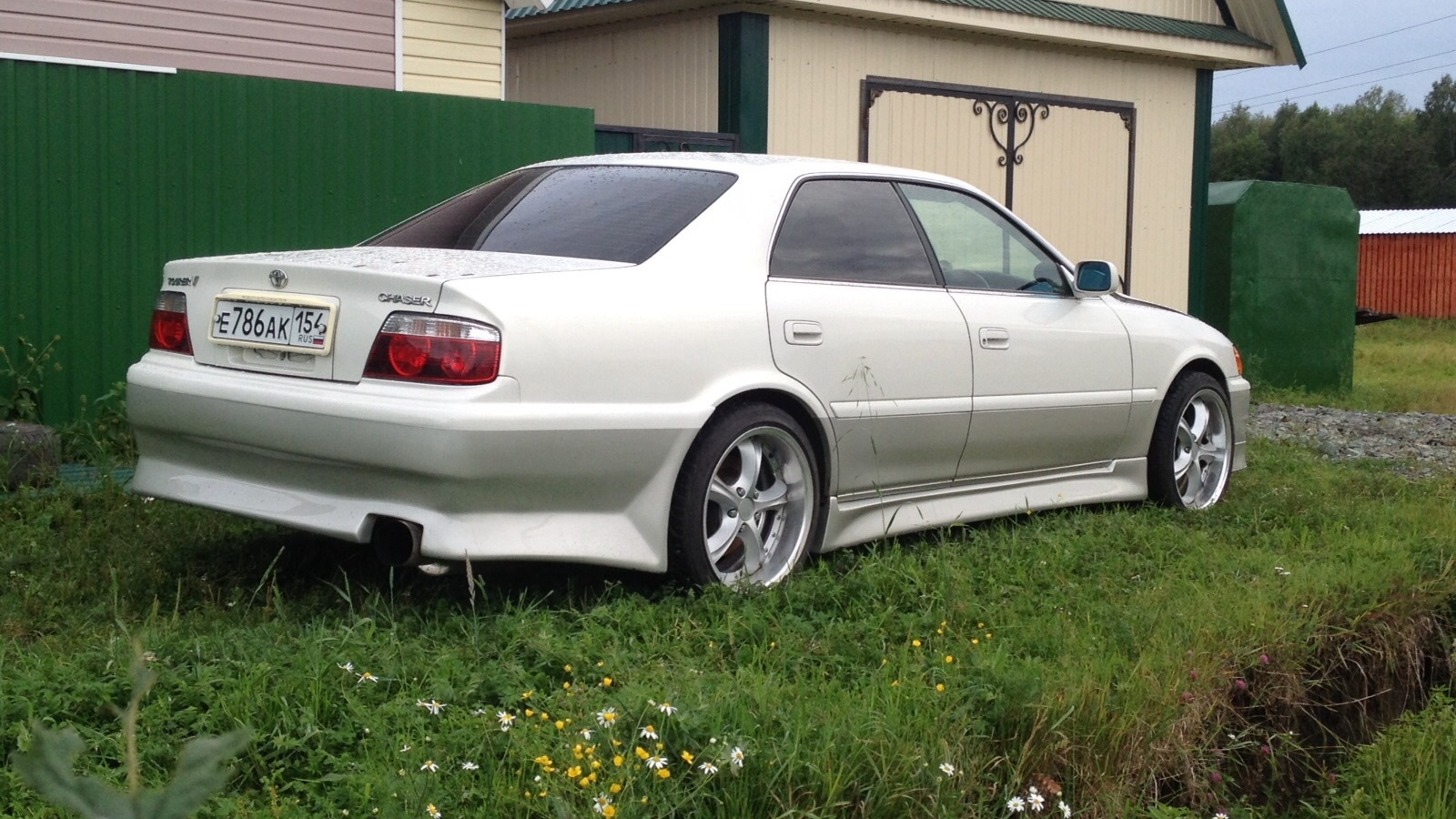 Toyota Chaser (100) 2.5 бензиновый 2000 | 