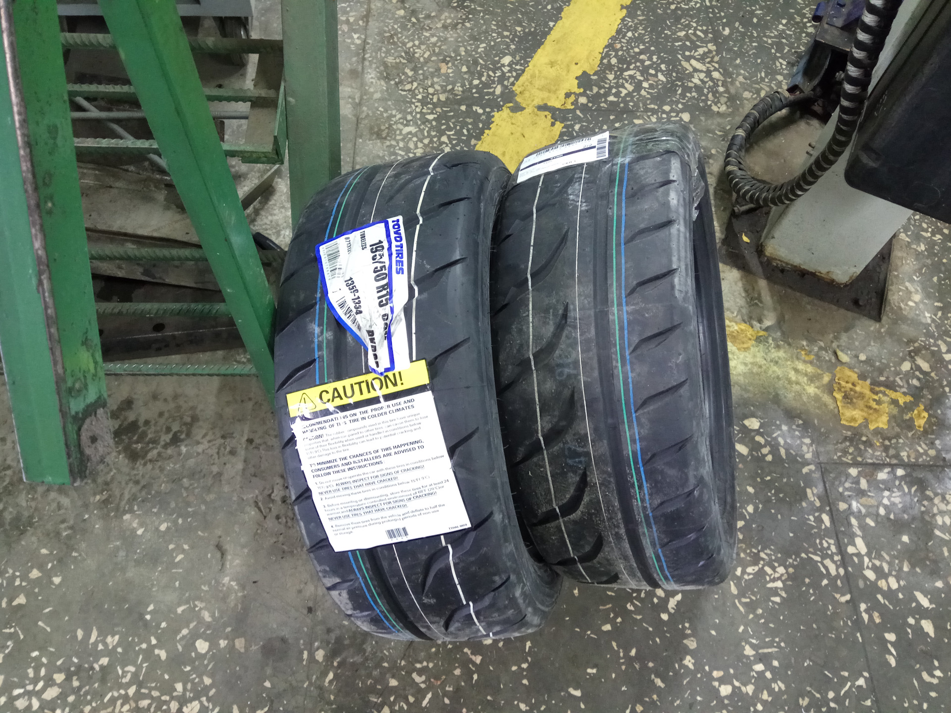 Шины toyo спб. Резина Toyo 195/50 r15. Rpf1 Toyo r888r. Резина Toyo корч. Toyo r17 265x65.