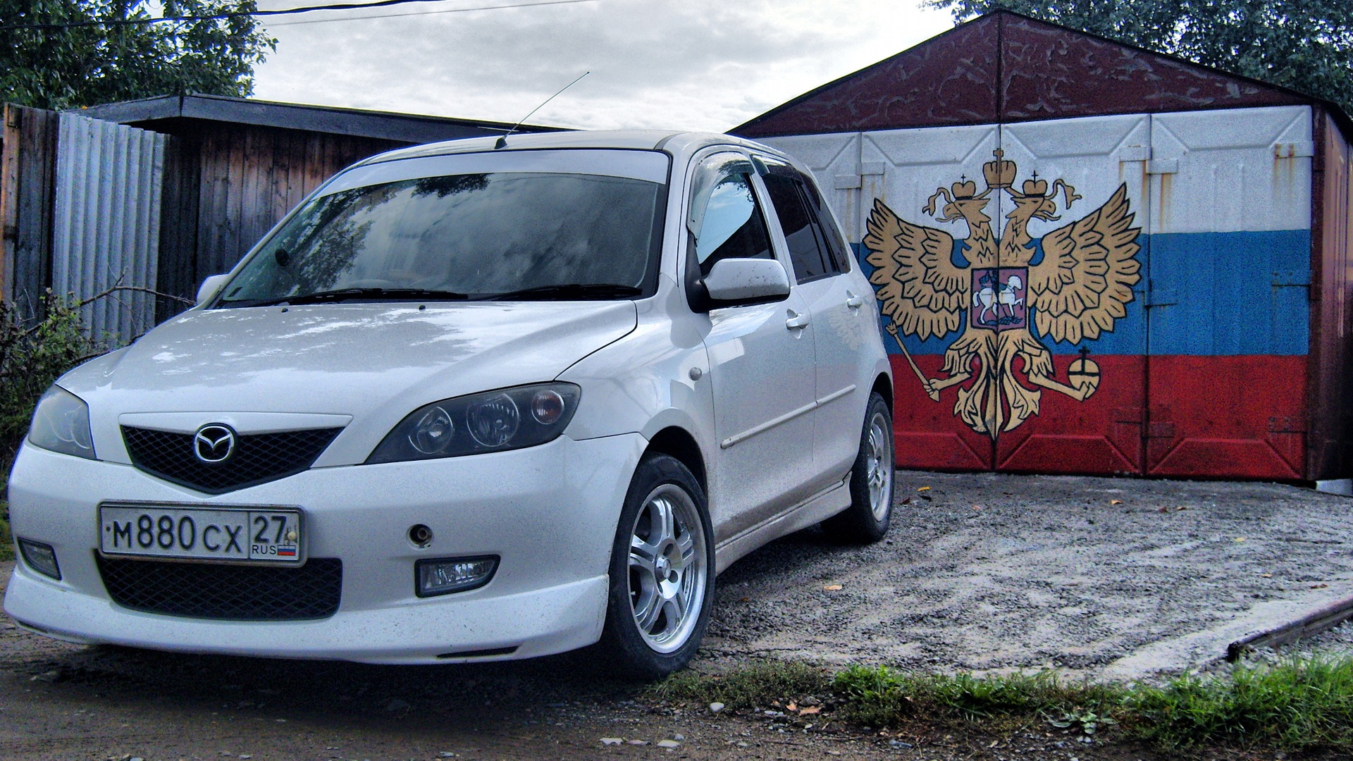 Открыть мазда демио. Mazda demio dy3w. Открыть мазда демио. Багажник mazda demio. Мазда демио 2003.