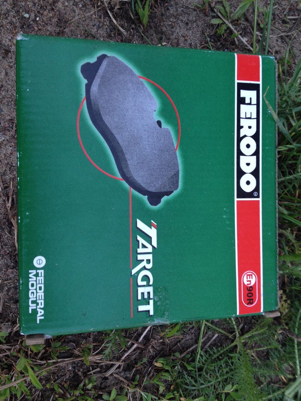 Замена тормозных накладок или случайный переход на 14 тормоза ...