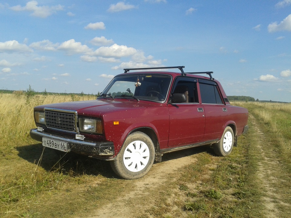 Lada 2107 с багажником на крыше