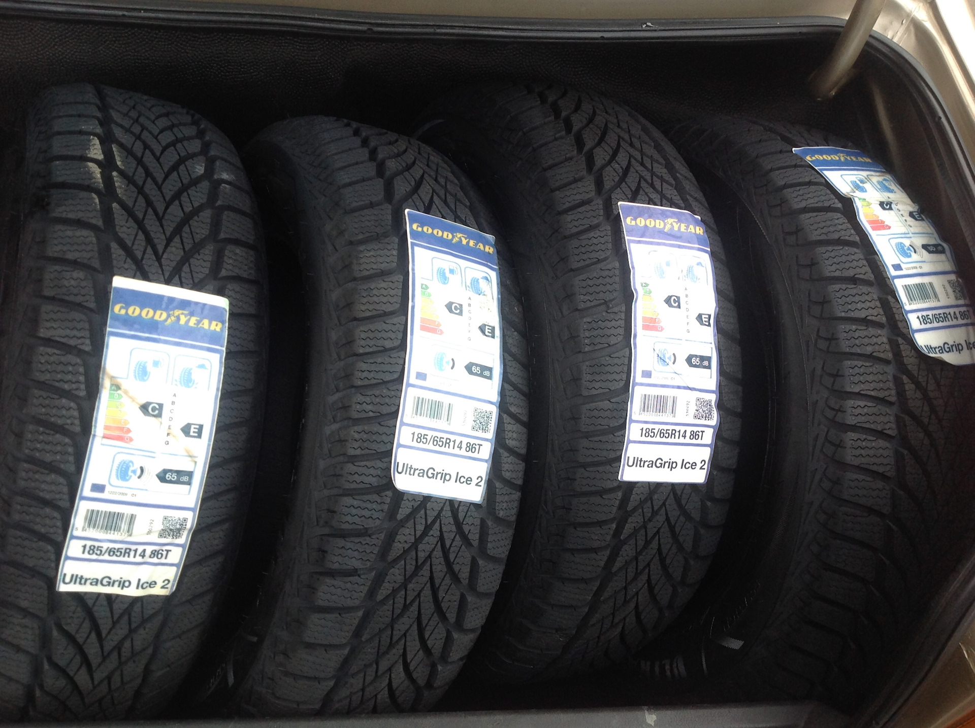 Сайлун липучка. Goodyear ULTRAGRIP Ice 2. Goodyear ULTRAGRIP Ice 215/65 r16. Goodyear ULTRAGRIP Ice 2 r13. Kumho зима липучка 205/55 16r.