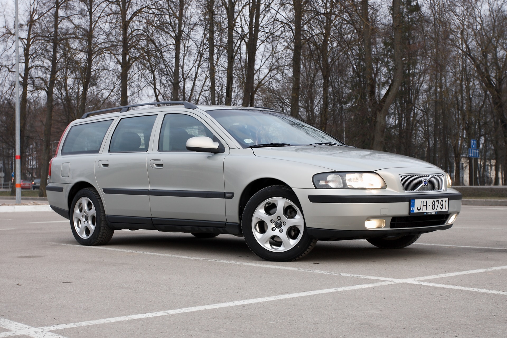 Volvo v70 2008. Volvo v70r универсал. V 070. Вольво v80 универсал. Вольво в70 универсал 2008.