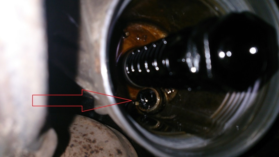 Обратный клапан корпуса масляного фильтра — Opel Zafira B, 1,8 л, 2010 ...