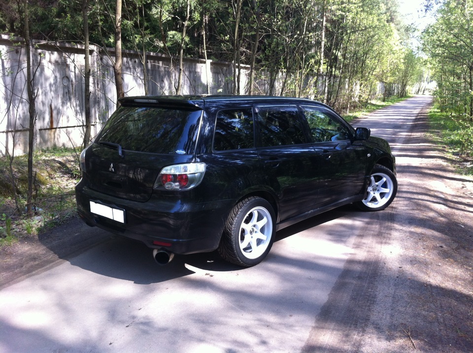 Видок — Mitsubishi Airtrek Turbo