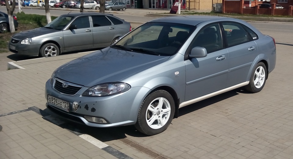 Дэу джентра резина. Daewoo Gentra диски. Джентра на 17 дисках. Диски на Дэу Джентра 16. Daewoo Gentra диски 17.