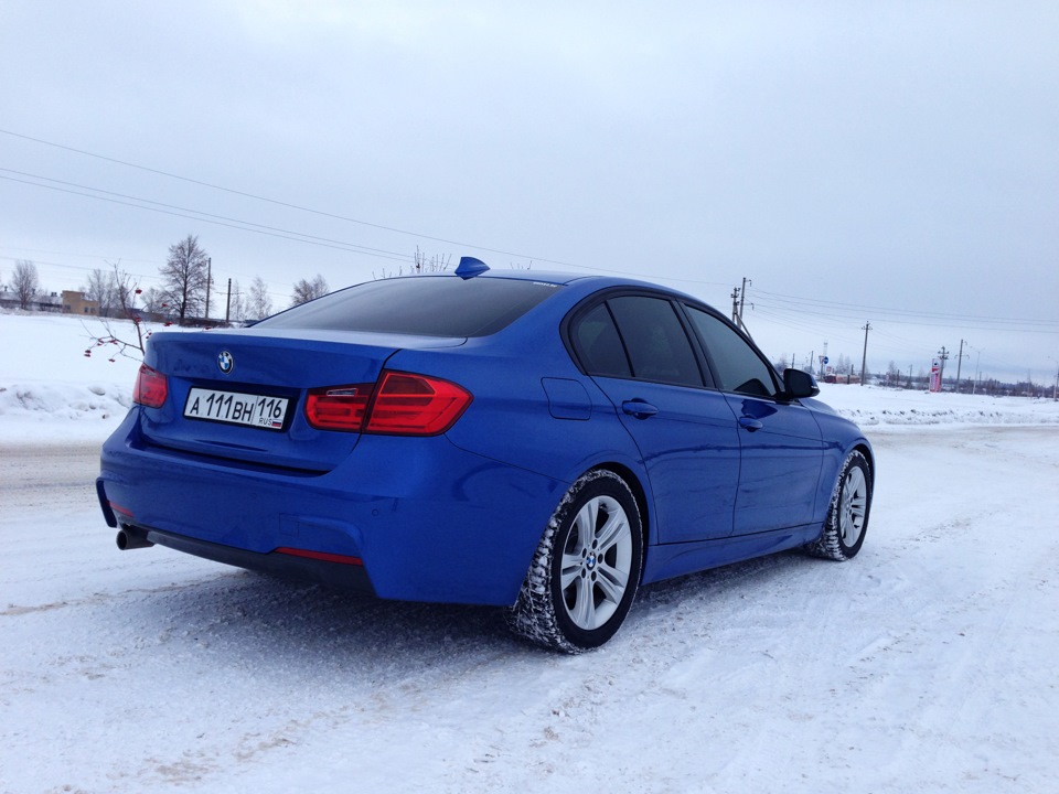 BMW 5 f30 синяя