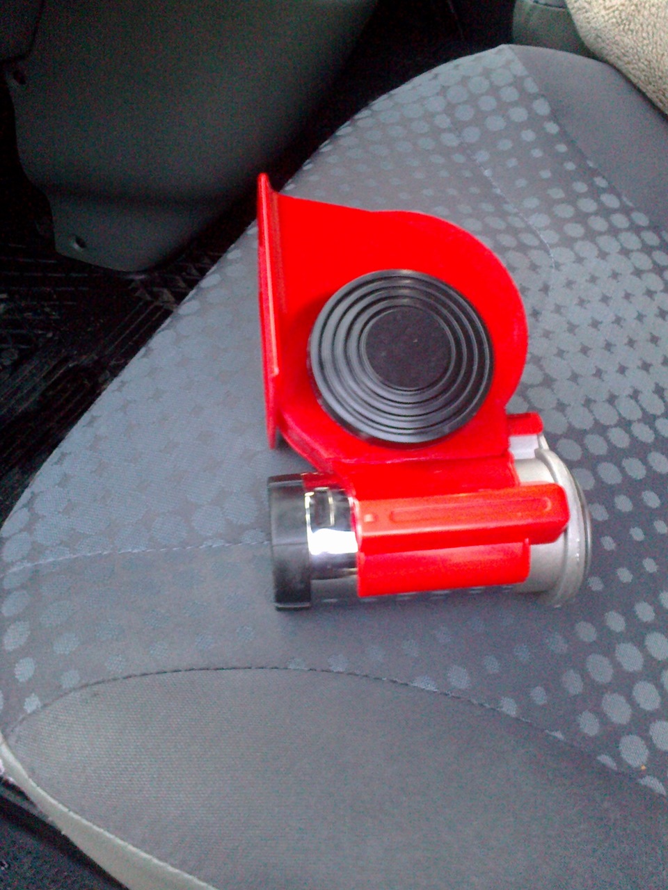 Новий клаксон з компресором — Renault Trafic (2G), 2 л, 2008 года ...