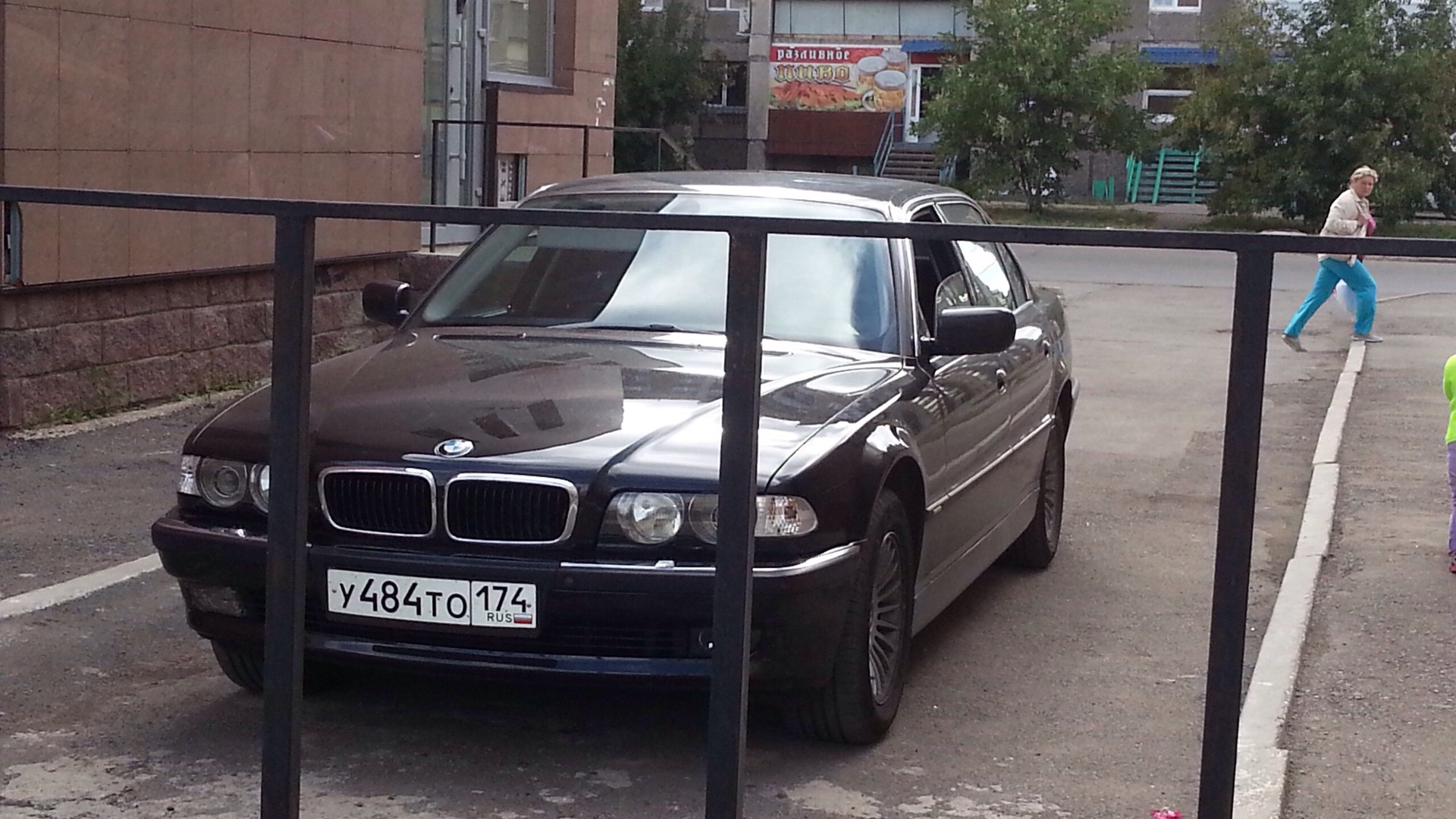 BMW 7 series (E38) 5.4 бензиновый 2000 | шикарная брюнетка на DRIVE2