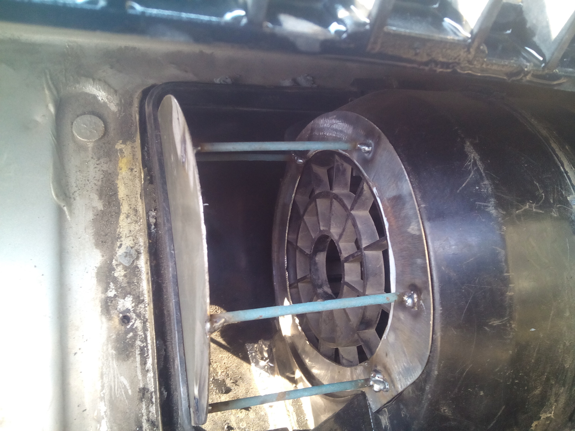 печка ваз 2109 забор воздуха из салона. забор воздуха в печку переделка. печка забор воздуха. воздухозаборник печки ваз 2121. печка забор воздуха.