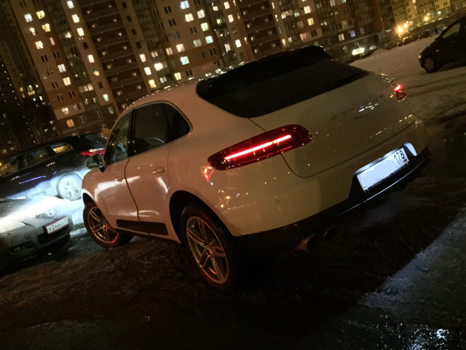 Заменили форсунку стеклоомывателя по гарантии — Porsche Macan, 3 л ...
