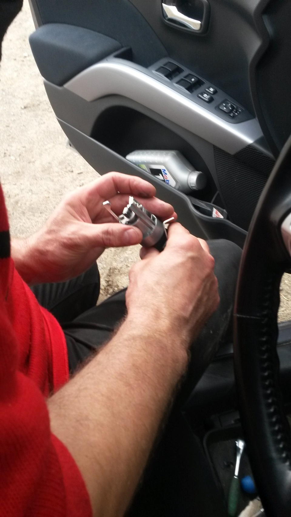 2b38592s 960 Как открыть мицубиси аутлендер если ключи остались в машине