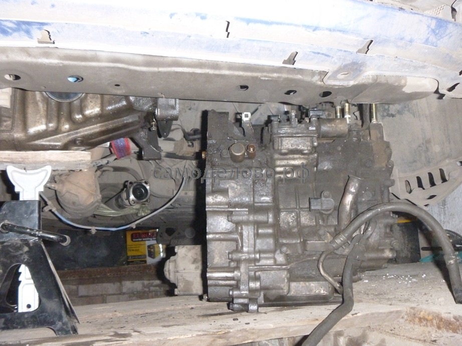 коренной сальник двигателя — Honda Fit (1G), 1,3 л, 2003 года | своими ...