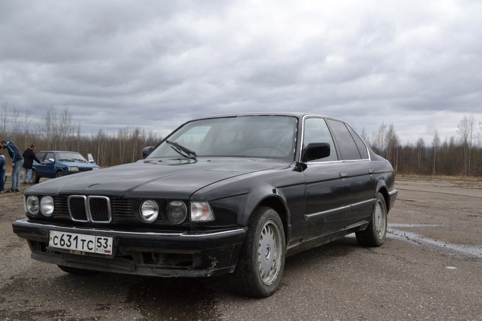 Старая 7. БМВ 7 старый кузов. BMW 7 Старая. БМВ семерка Старая модель.