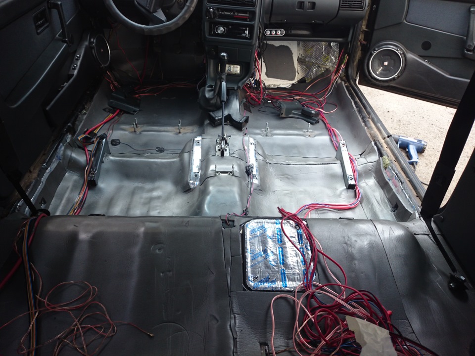 замена усилителей пола ваз 2113. заводской шумоизоляция пола ваз 2115. заводская шумоизоляция ваз 2113. виброизоляция пола ваз 2114. панель пола ваз 2108.