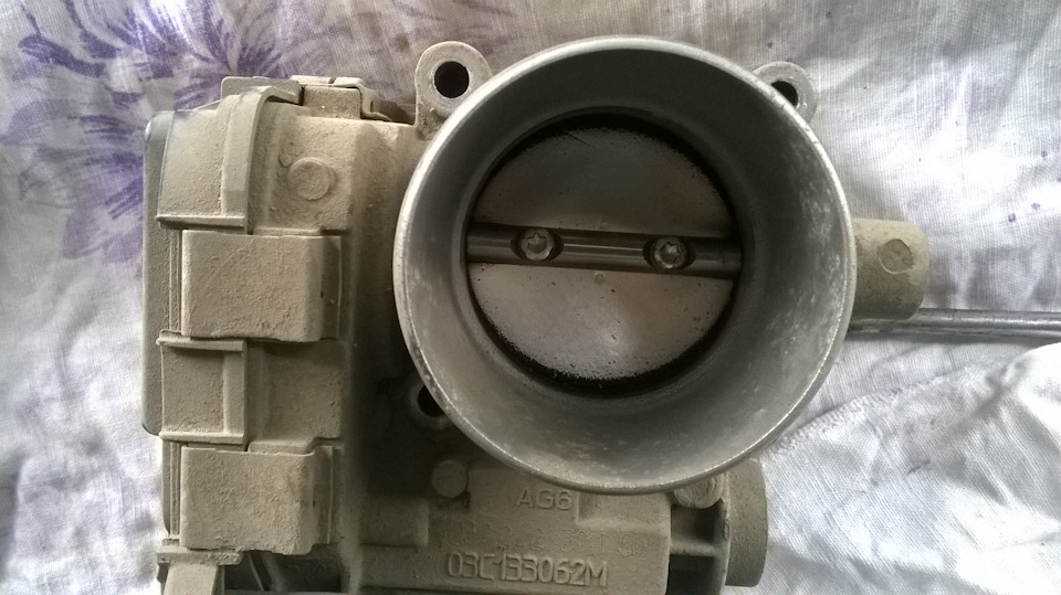 Грязный дроссель. — Volkswagen Polo Sedan, 1,6 л, 2012 года | своими ...